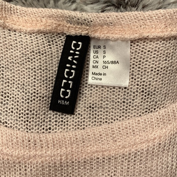 H&M pink lightweight knit sweater - Picture 2 of 2